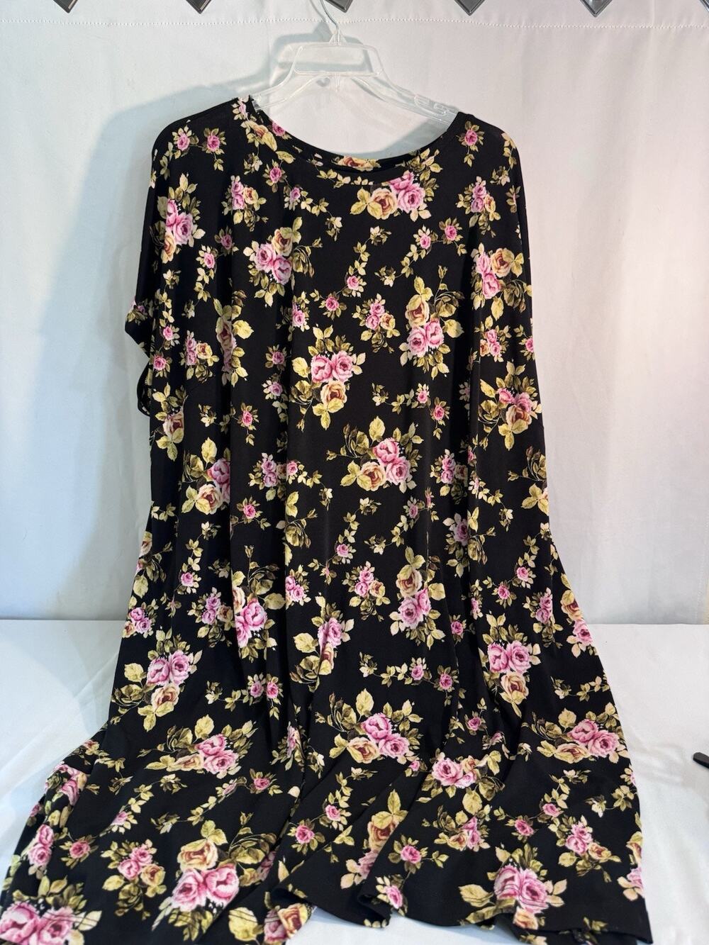 LuLaroe Carly Dress 3XL Rose Print Resort Swing T-Shirt Dress High Low Hem J47
